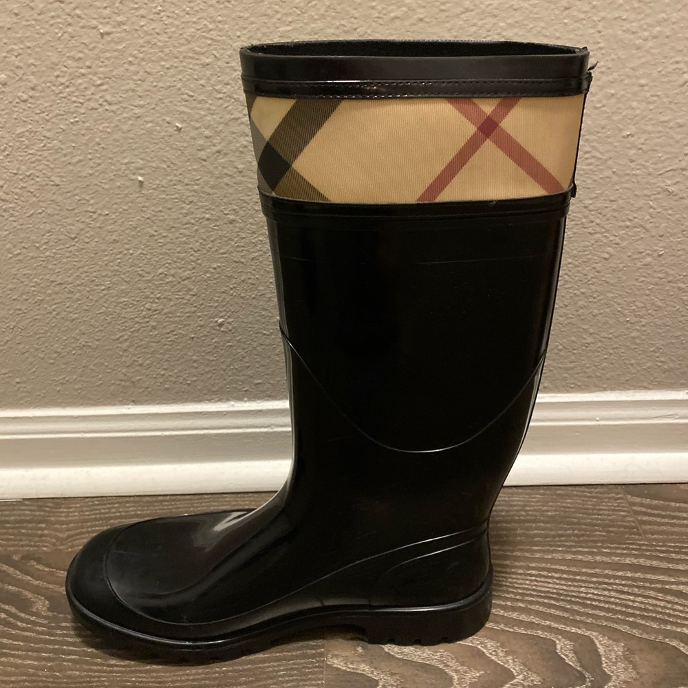 Authentic Burberry Rain Boots- Size 11